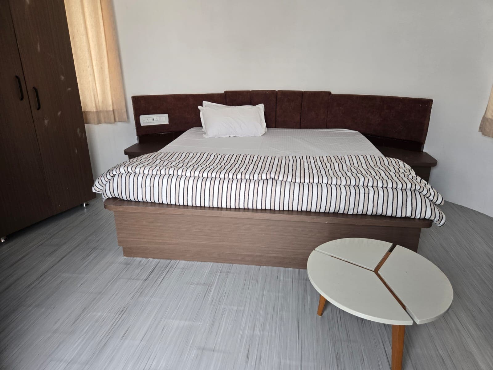 Honeymoon Suite